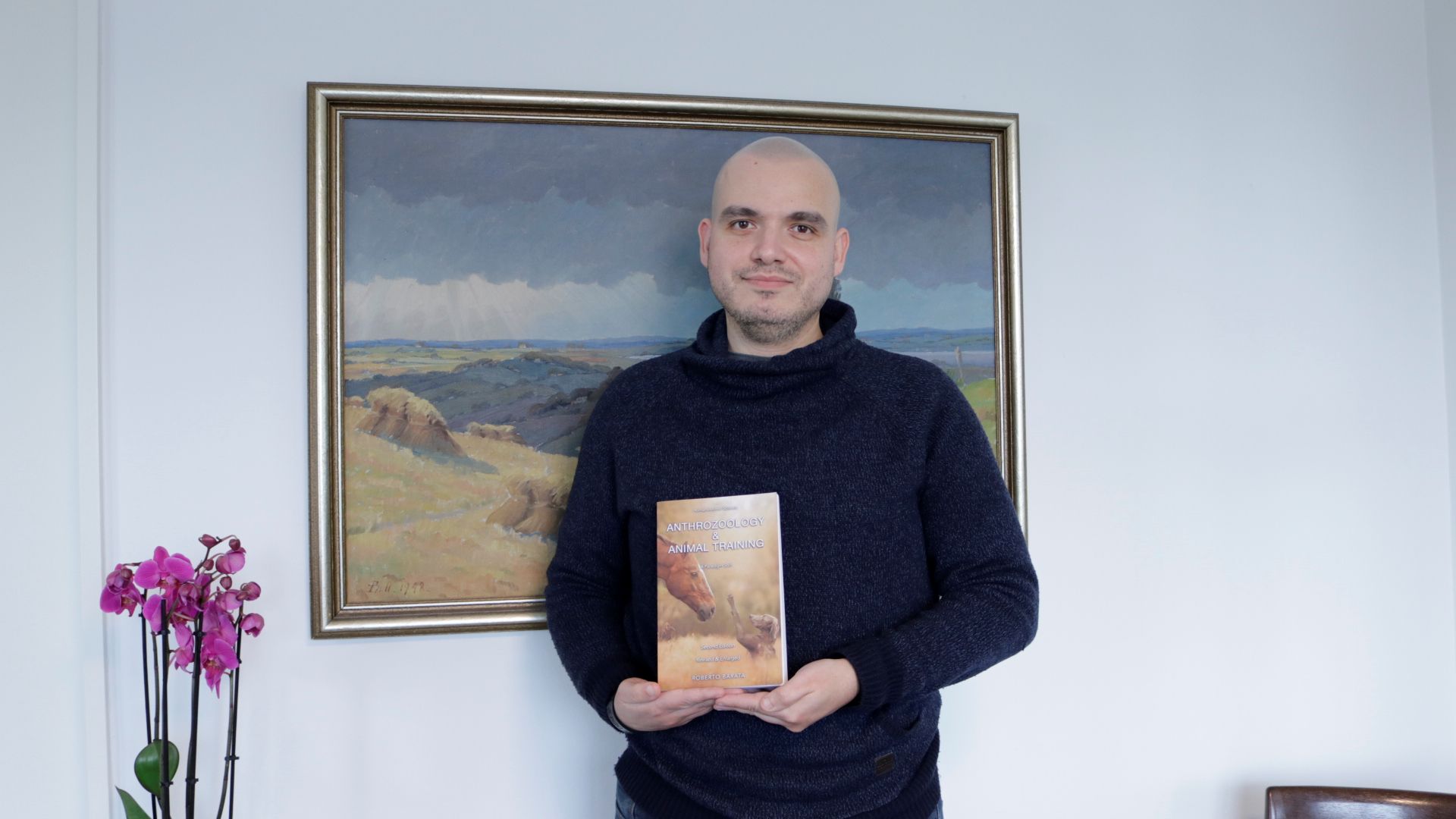 Roberto with his book